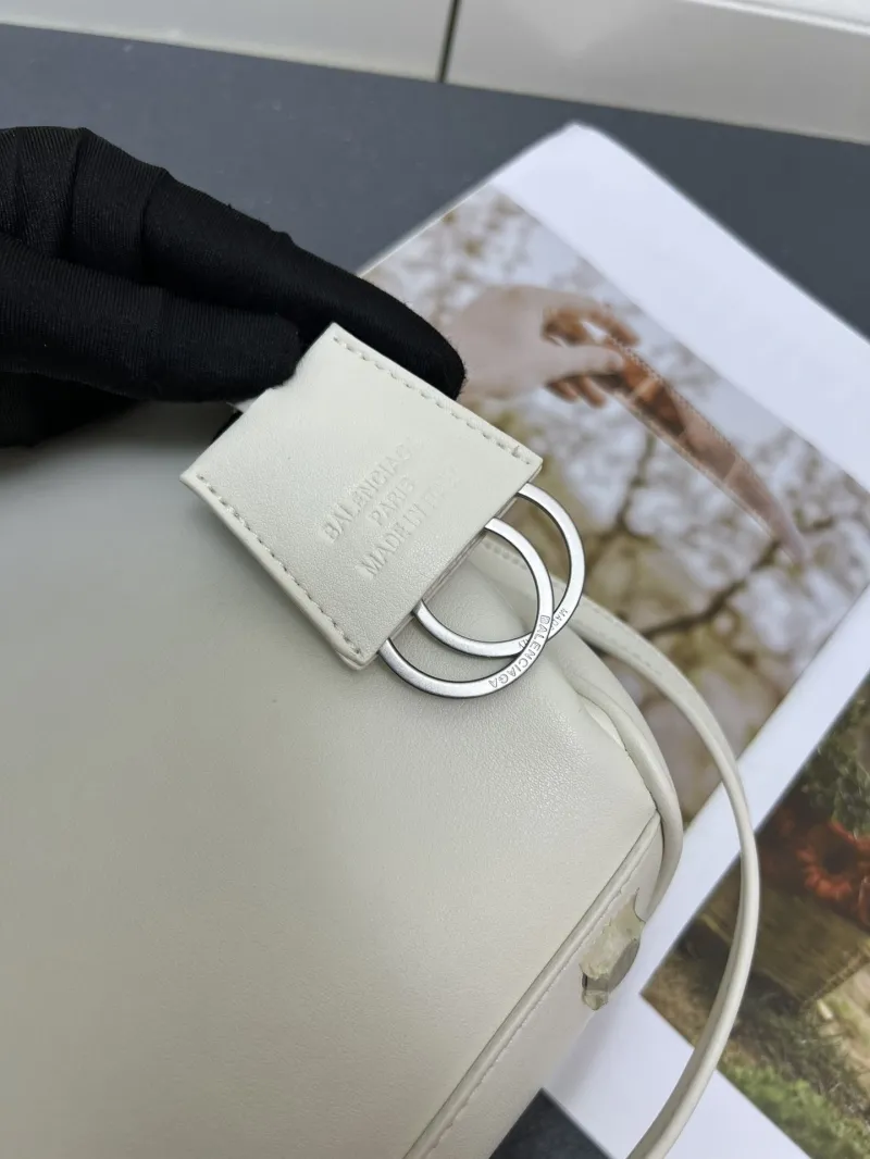 Balenciaga Rodeo White Top Handle Bag - Image 4