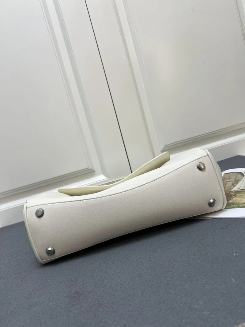 Balenciaga Rodeo White Top Handle Bag - Image 7
