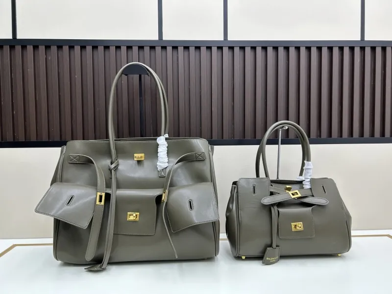 Balenciaga Shopping Bags-24