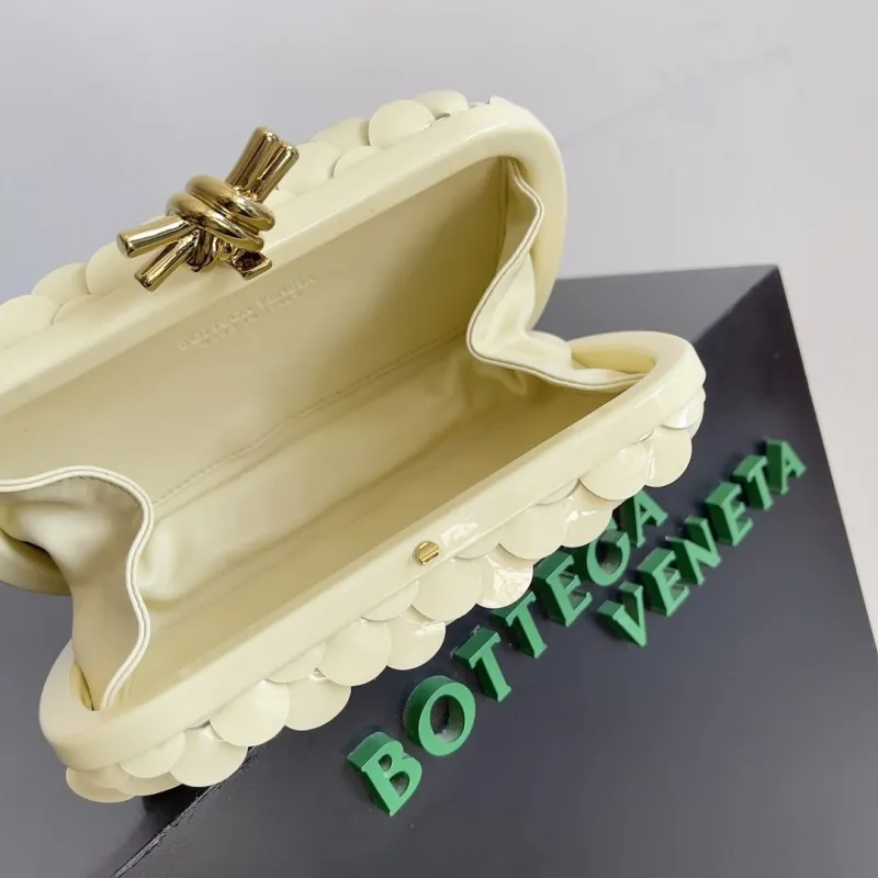 Bottega Veneta Cream Scale Clutch Bag - Image 9