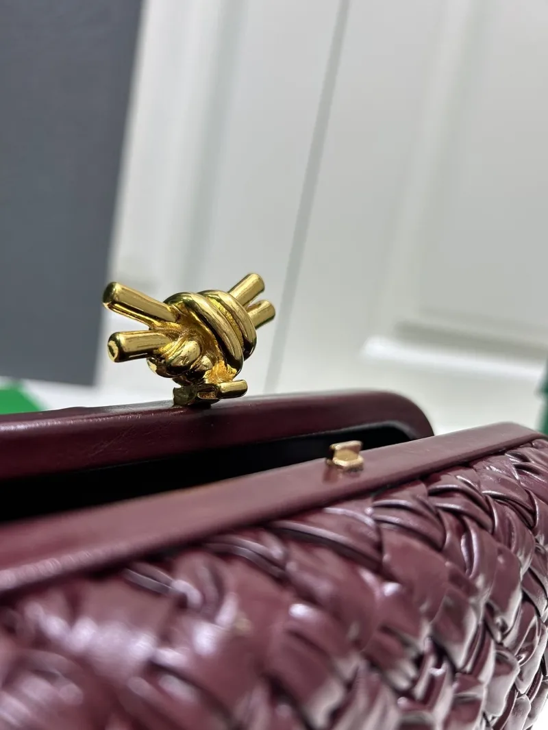 Bottega Veneta Burgundy Woven Clutch Bag S0899 - Image 8