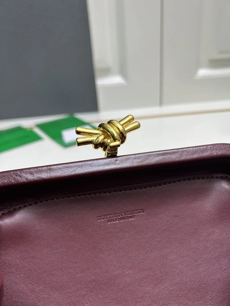 Bottega Veneta Burgundy Woven Clutch Bag S0899 - Image 10