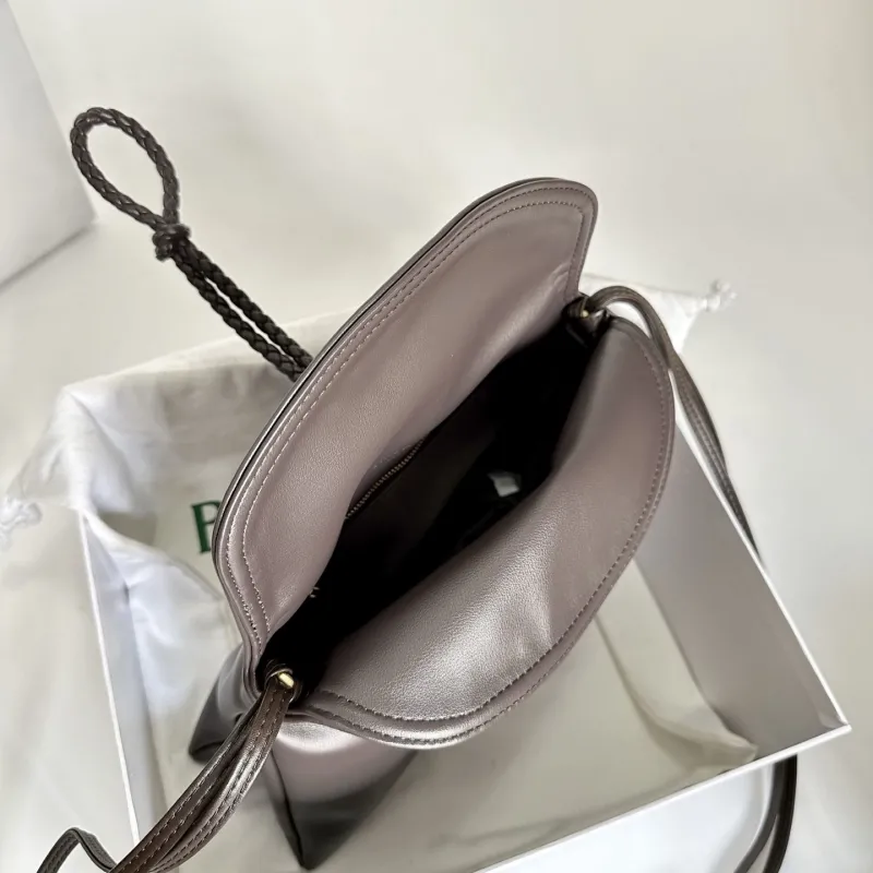 BV Clutch-19 - Image 4