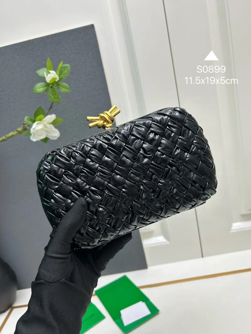 Bottega Veneta Black Woven Clutch S0899 - Image 3