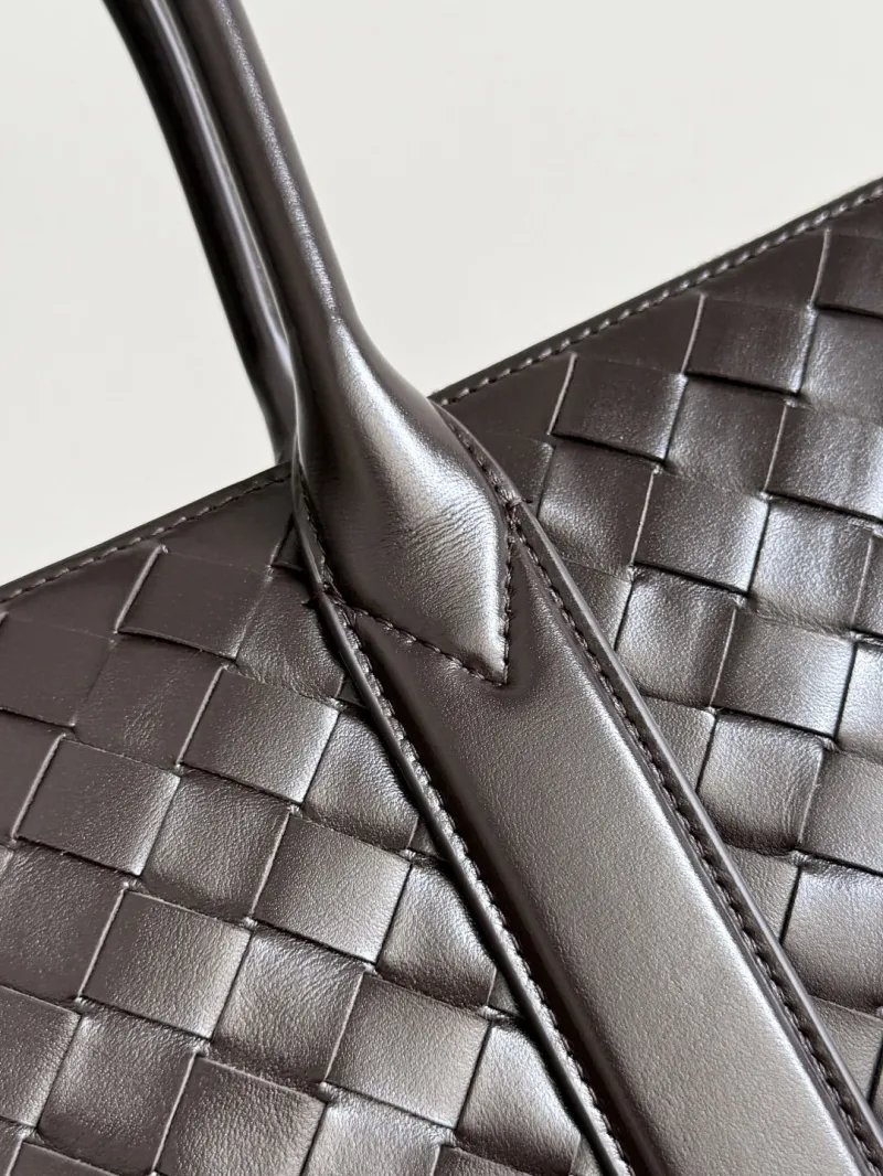 Bottega Veneta Brown Woven Leather Tote Bag - Image 4