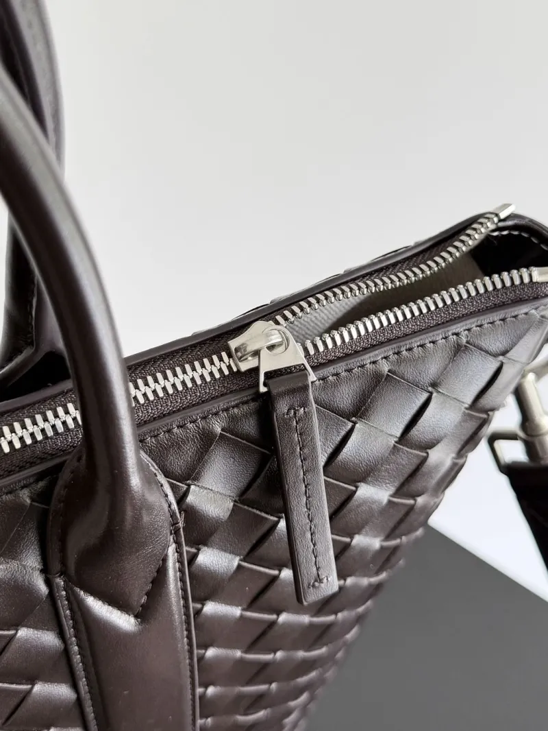 Bottega Veneta Brown Woven Leather Tote Bag - Image 6