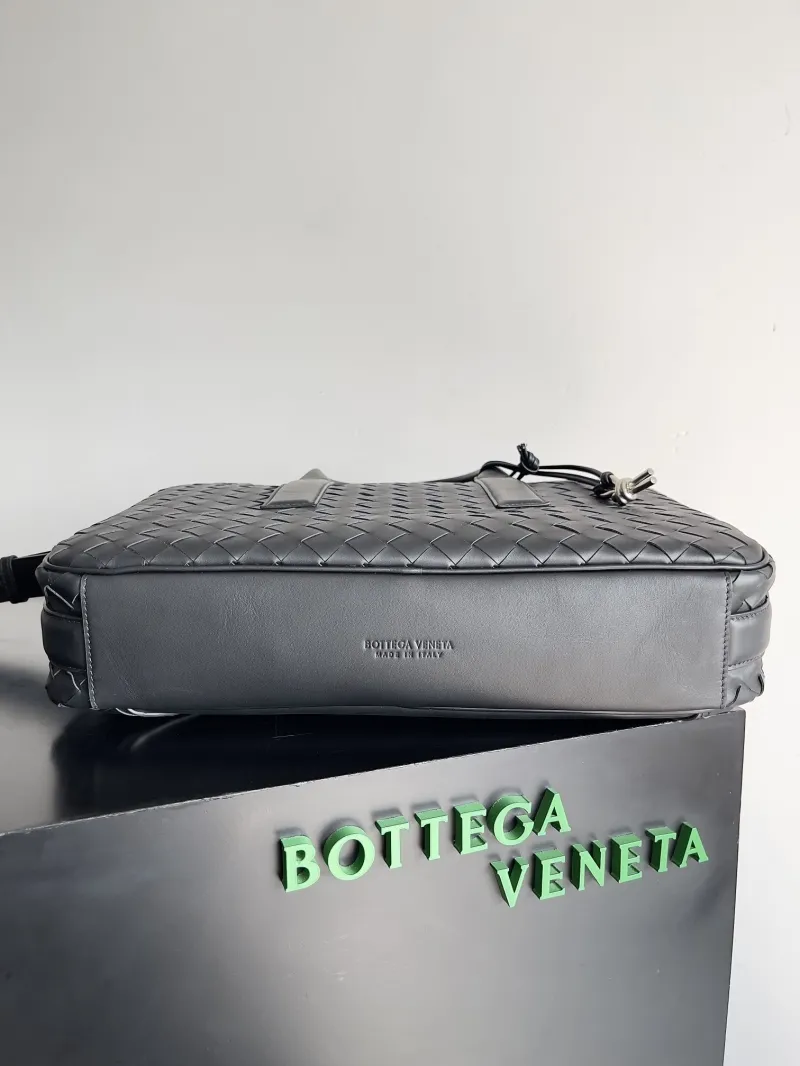 Bottega Veneta Black Woven Leather Briefcase - Image 3