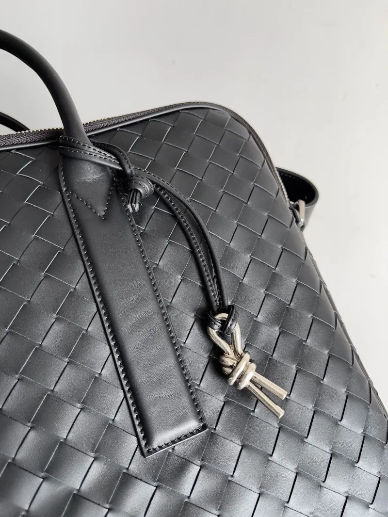 Bottega Veneta Black Woven Leather Briefcase - Image 5