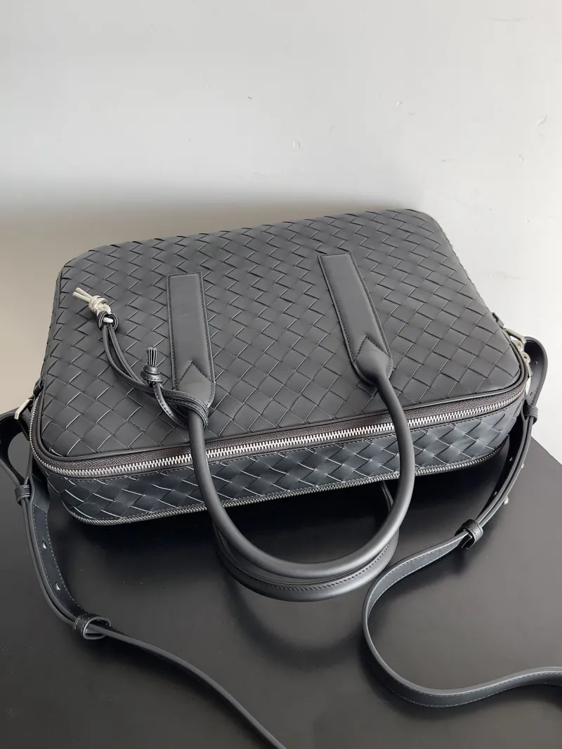 Bottega Veneta Black Woven Leather Briefcase - Image 8