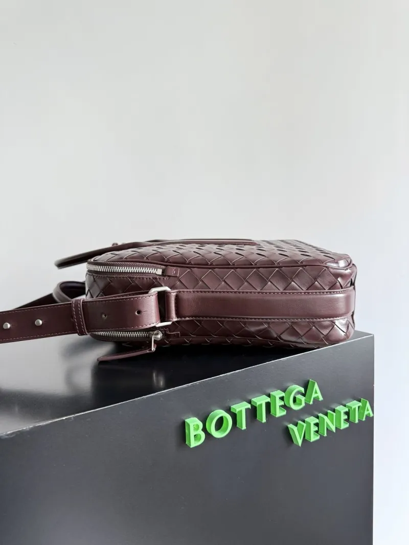 Alternative view of BV Briefcases-7