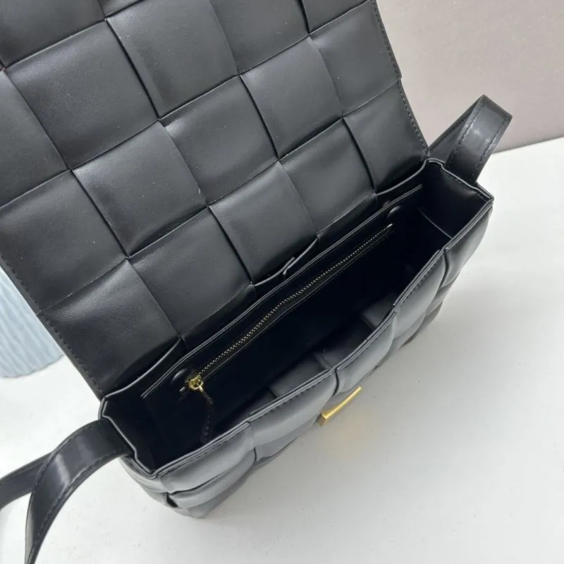 BV Black Leather Crossbody Satchel Bag 3032 26cm - Image 7
