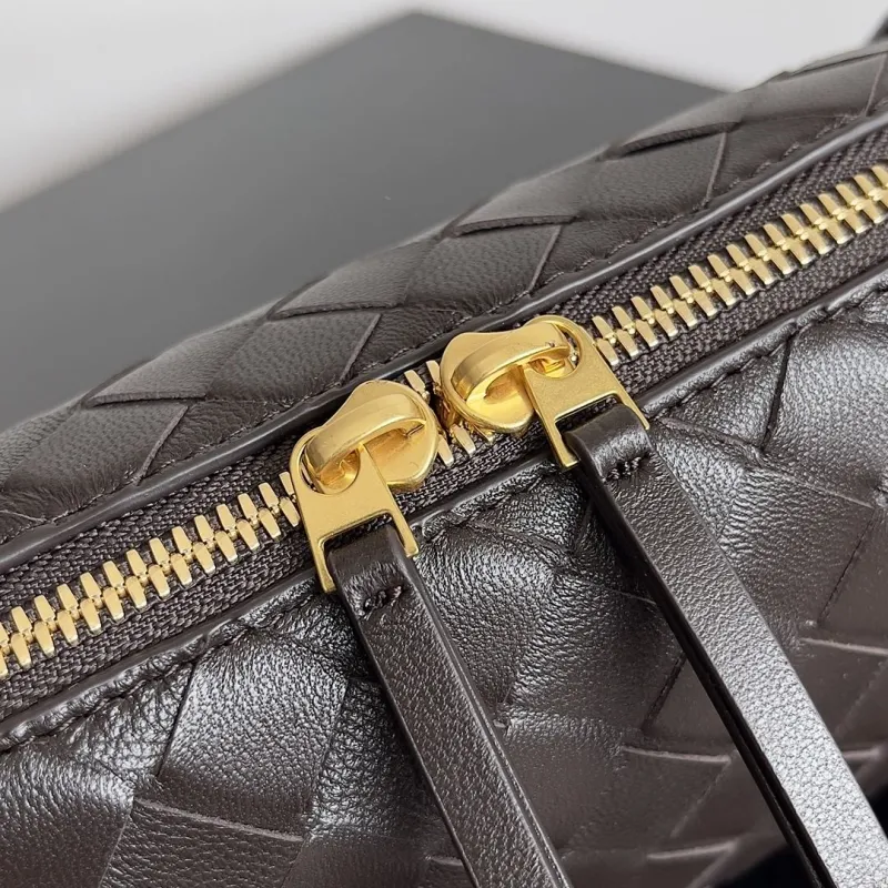 Bottega Veneta Brown Woven Leather Crossbody Bag - Image 4