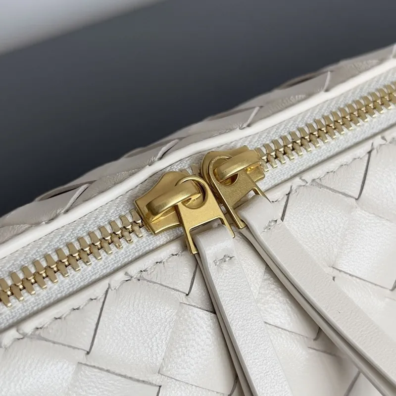 Bottega Veneta Off White Woven Crossbody Satchel Bag - Image 7