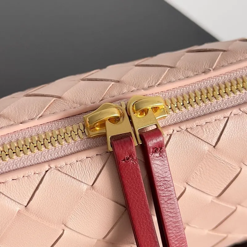 Bottega Veneta Blush Pink Intrecciato Crossbody Bag 47 - Image 5