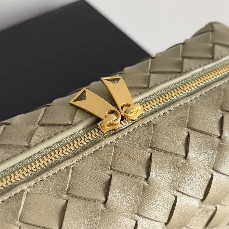 Bottega Veneta Sage Intrecciato Crossbody Bag 63 - Image 3