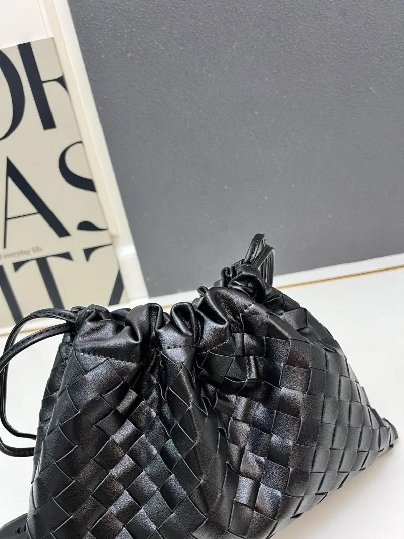 BV S06006 Black Woven Leather Satchel Bag Size 23x32x1 - Image 3