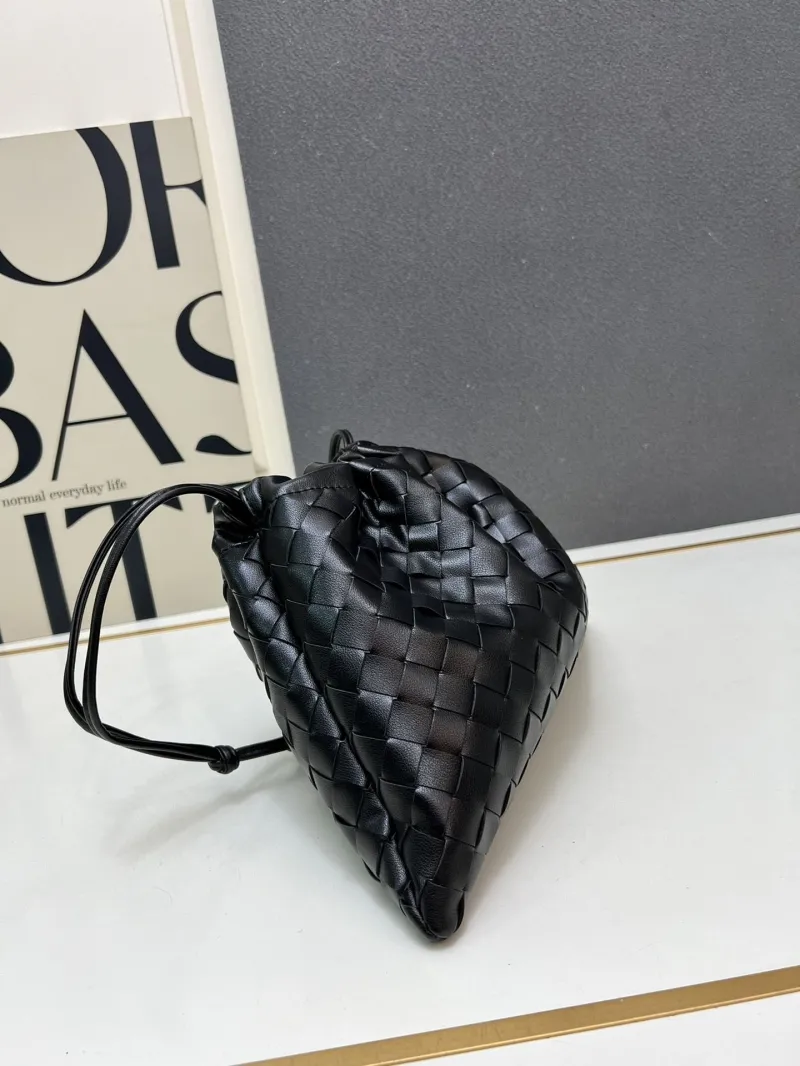 BV S06006 Black Woven Leather Satchel Bag Size 23x32x1 - Image 5