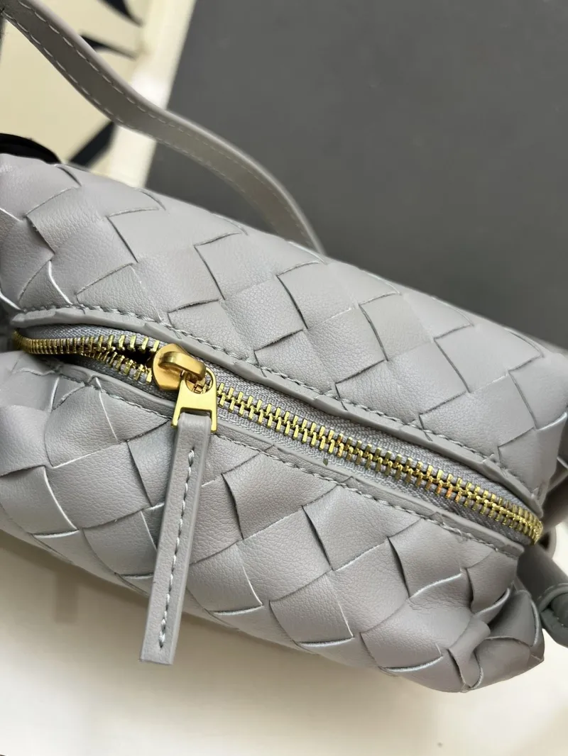 BV Gray Woven Satchel Bag S04003 - Image 7