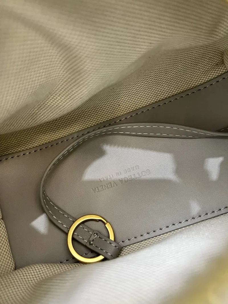 BV Gray Woven Satchel Bag S04003 - Image 9