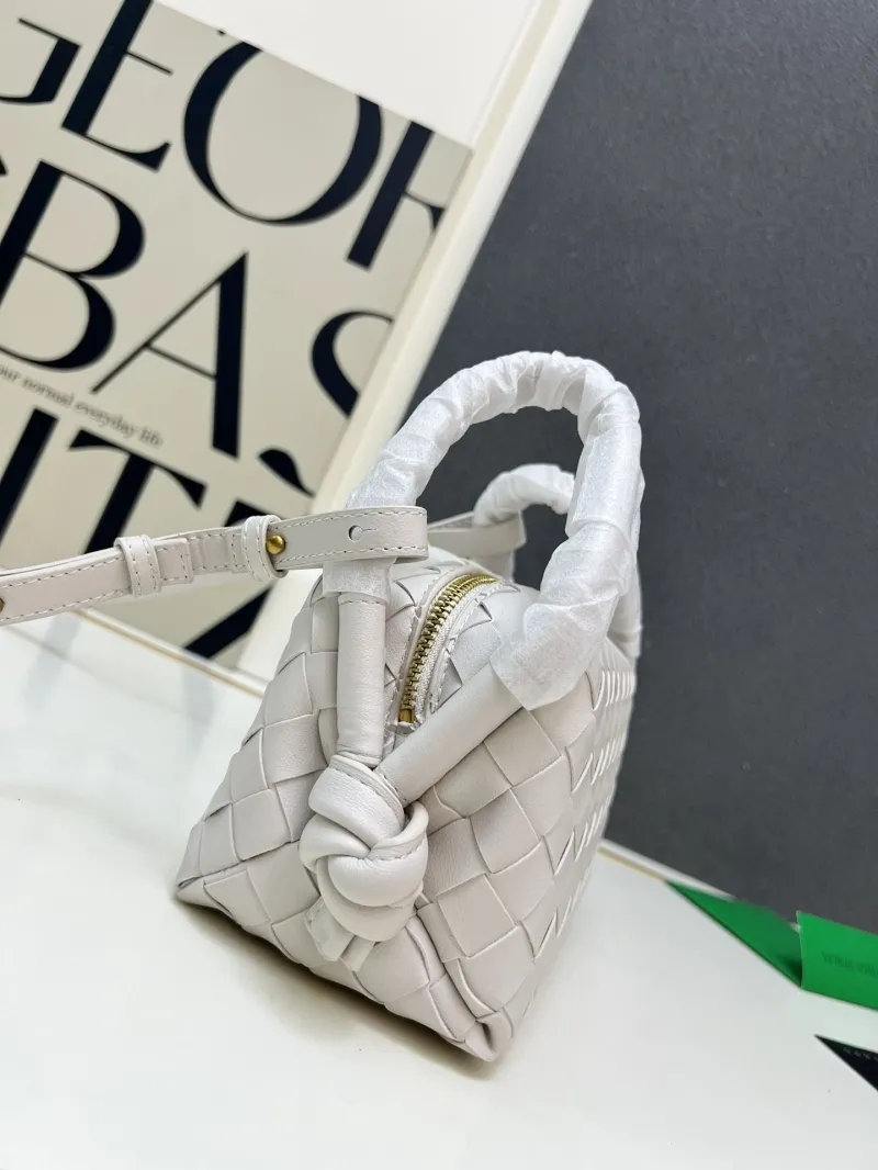 White BV Woven Satchel Bag S04003 - Image 4