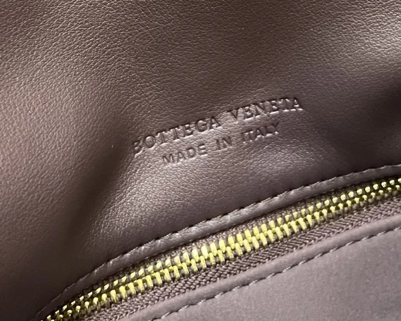 BV S05282 Dark Brown Leather Crossbody Satchel Bag - Image 9