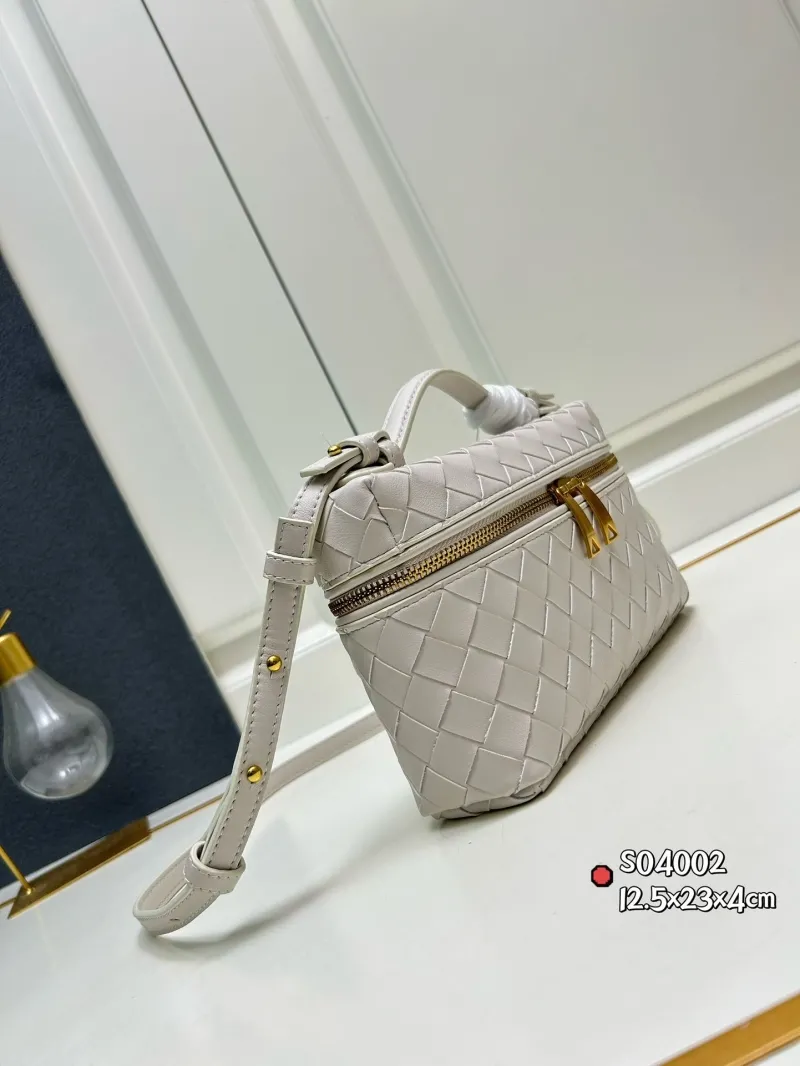 Alternative view of BV Light Gray Woven Satchel Bag S04002