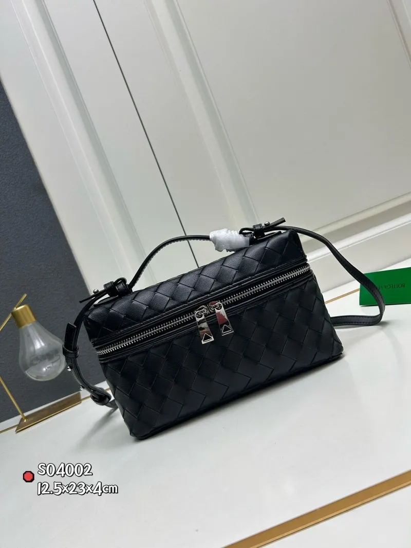 Bottega Veneta Black Woven Crossbody Bag S04002