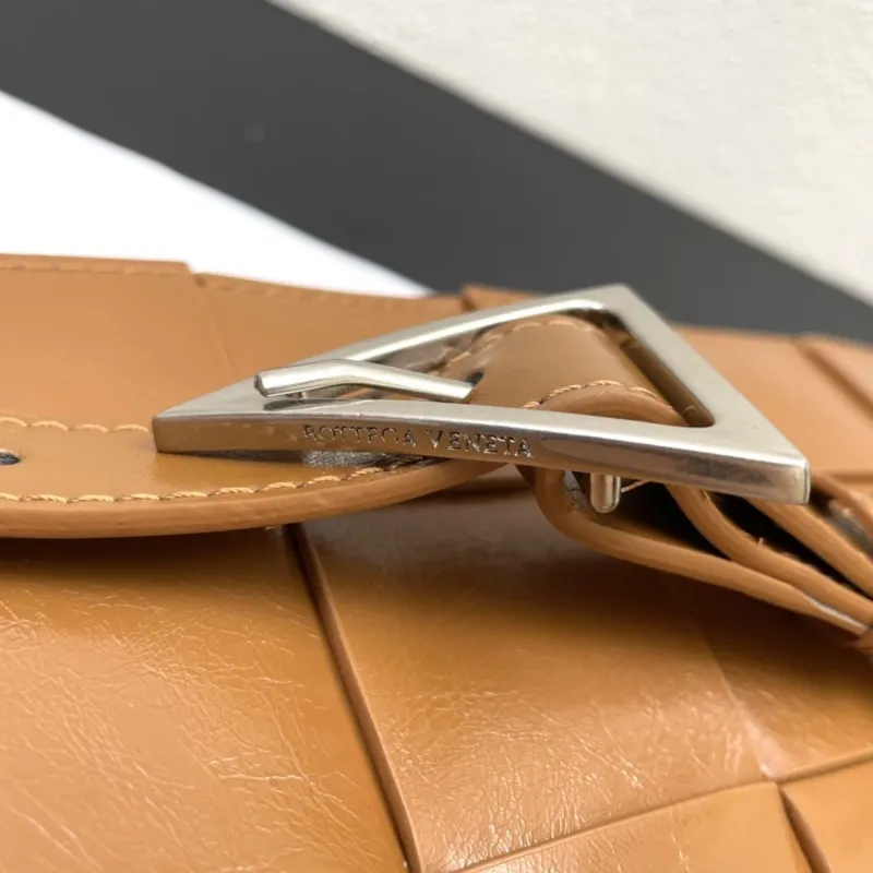 Bottega Veneta Brown Leather Satchel Bag S03040 23cm - Image 6