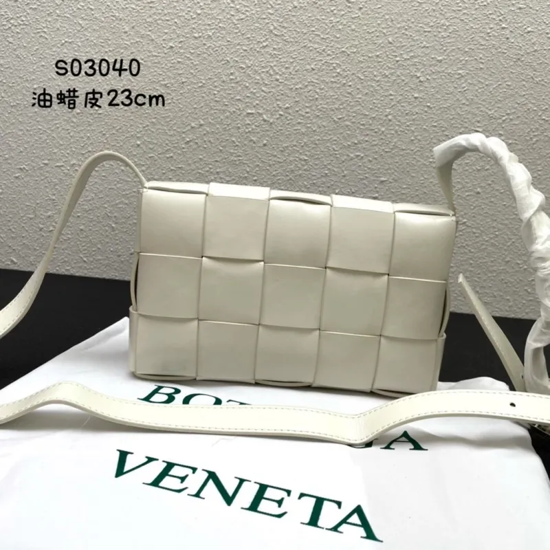 Bottega Veneta Ivory Crossbody Satchel Bag S03040 23cm - Image 3