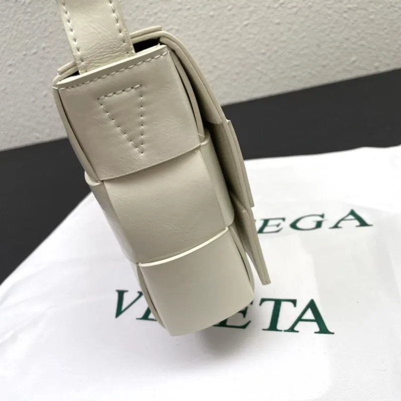 Bottega Veneta Ivory Crossbody Satchel Bag S03040 23cm - Image 4