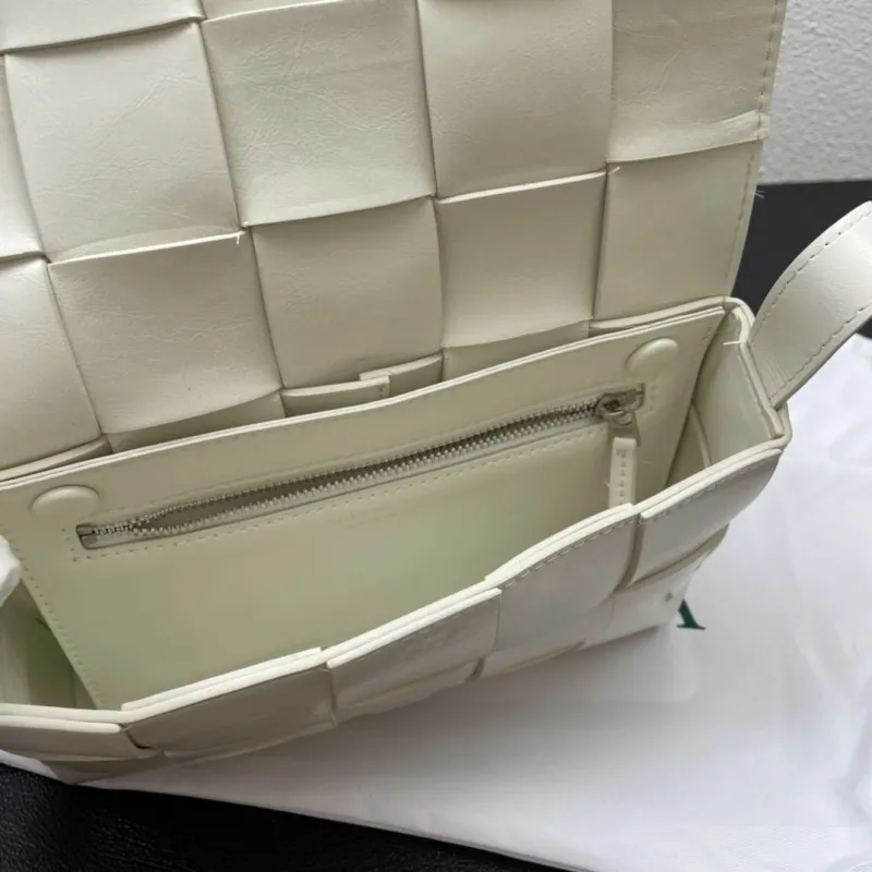 Bottega Veneta Ivory Crossbody Satchel Bag S03040 23cm - Image 8
