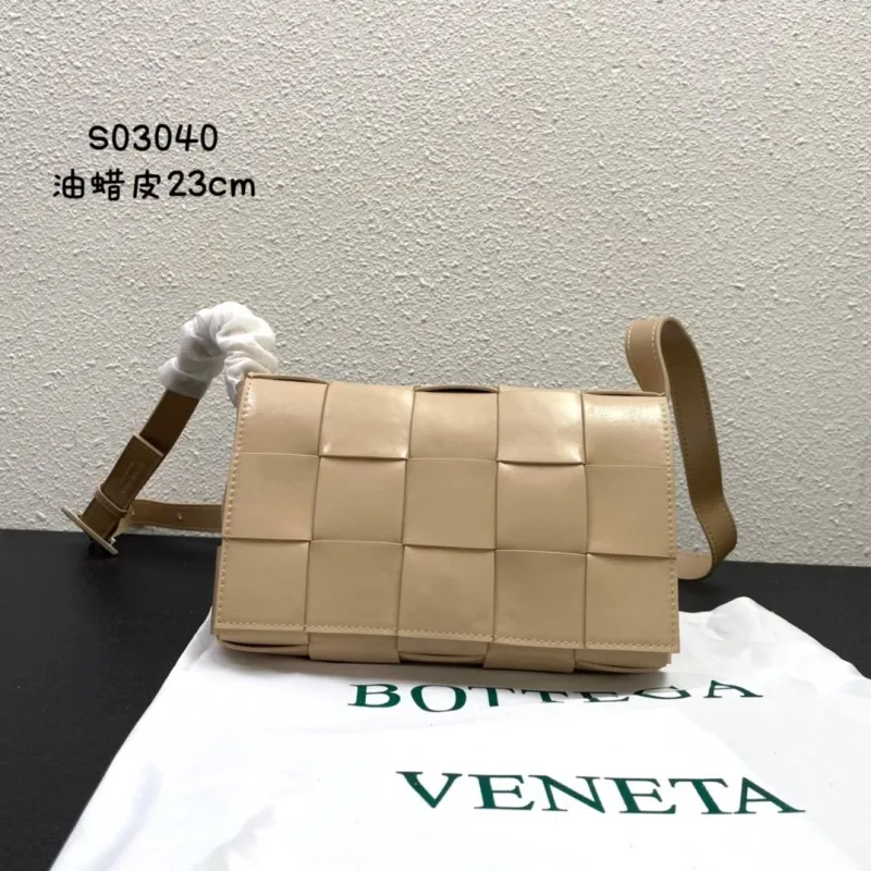 Alternative view of Bottega Veneta S03040 Beige Leather Crossbody Satchel Bag 23cm