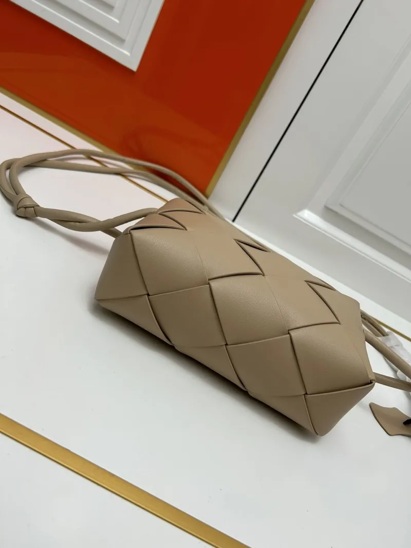 BV Beige Woven Satchel Bag S002 - Image 4