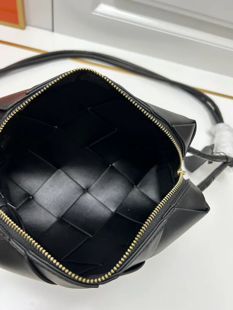 BV Black Woven Satchel Bag S002 - Image 8