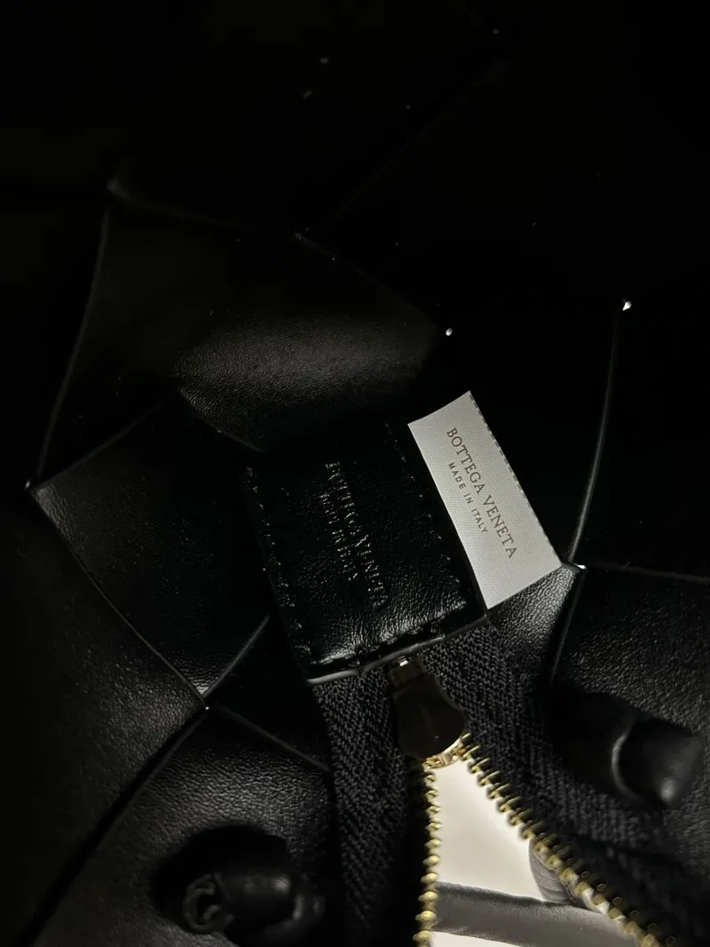 BV Black Woven Satchel Bag S002 - Image 9