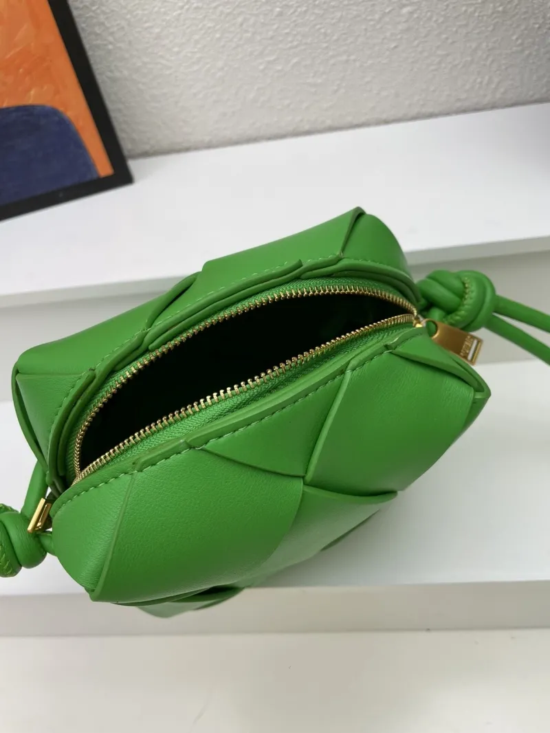 Bottega Veneta Green Woven Bucket Bag S001 - Image 8
