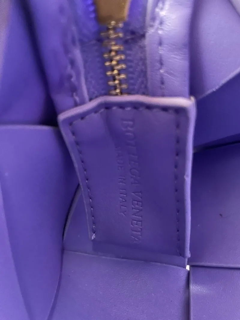 Bottega Veneta Purple Woven Crossbody Bag S001 - Image 9