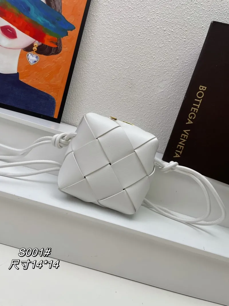 Bottega Veneta White Crossbody Satchel Bag S001
