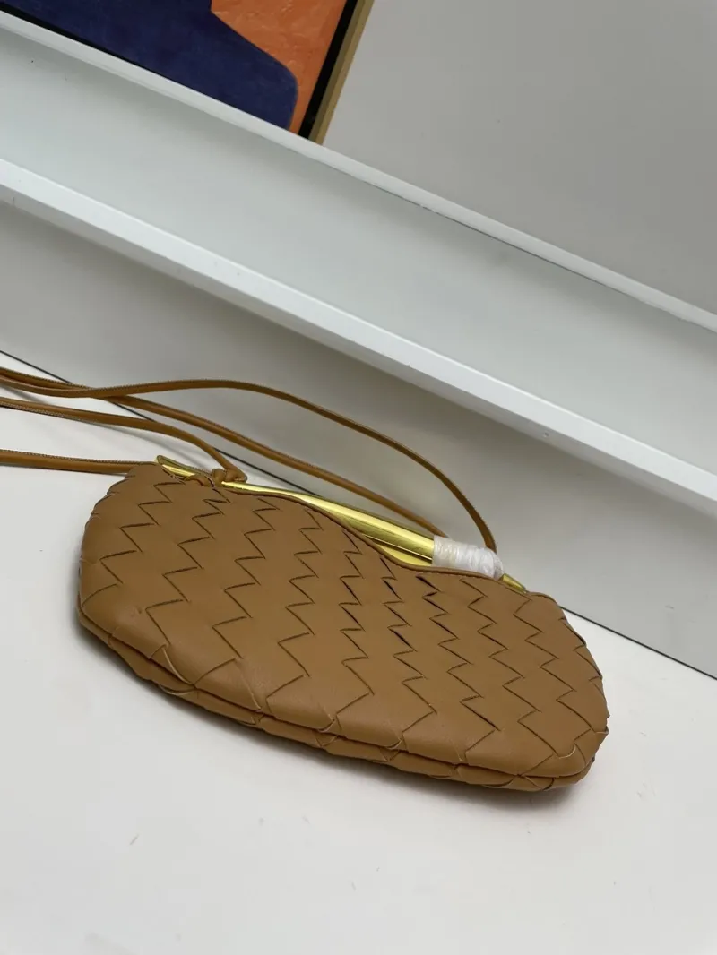 BV Brown Woven Leather Small Sardine Satchel Bag S0277 - Image 7