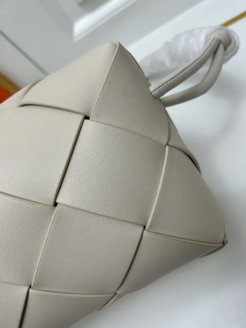 BV Beige Woven Satchel Bag S002 - Image 7