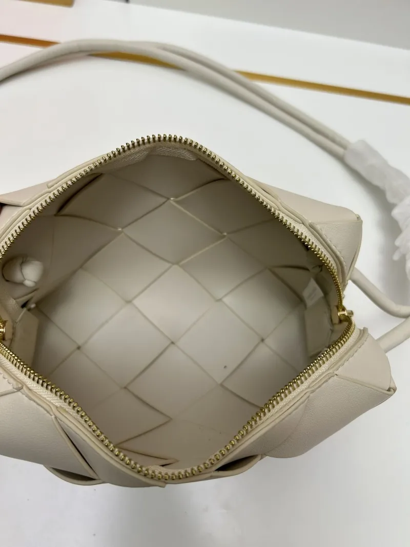 BV Beige Woven Satchel Bag S002 - Image 8