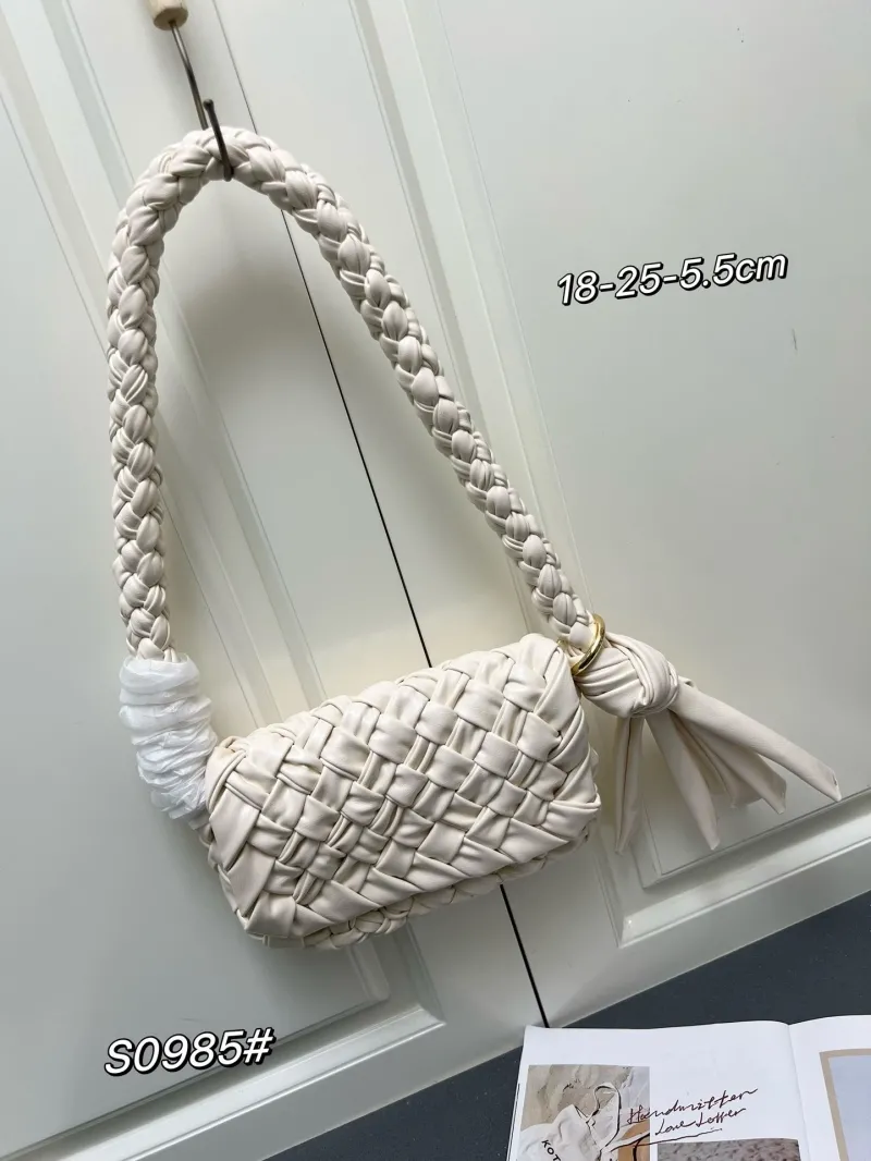 BV Cream Woven Shoulder Satchel Bag S0985 18-25-5.5cm