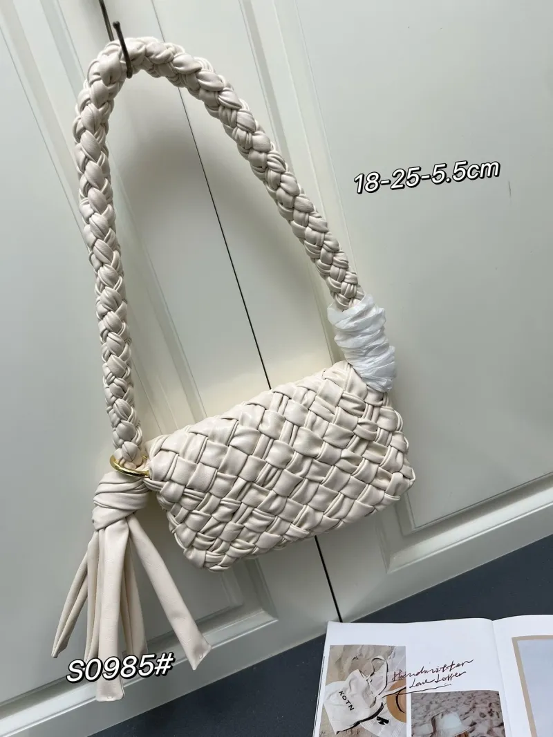 BV Cream Woven Shoulder Satchel Bag S0985 18-25-5.5cm - Image 3
