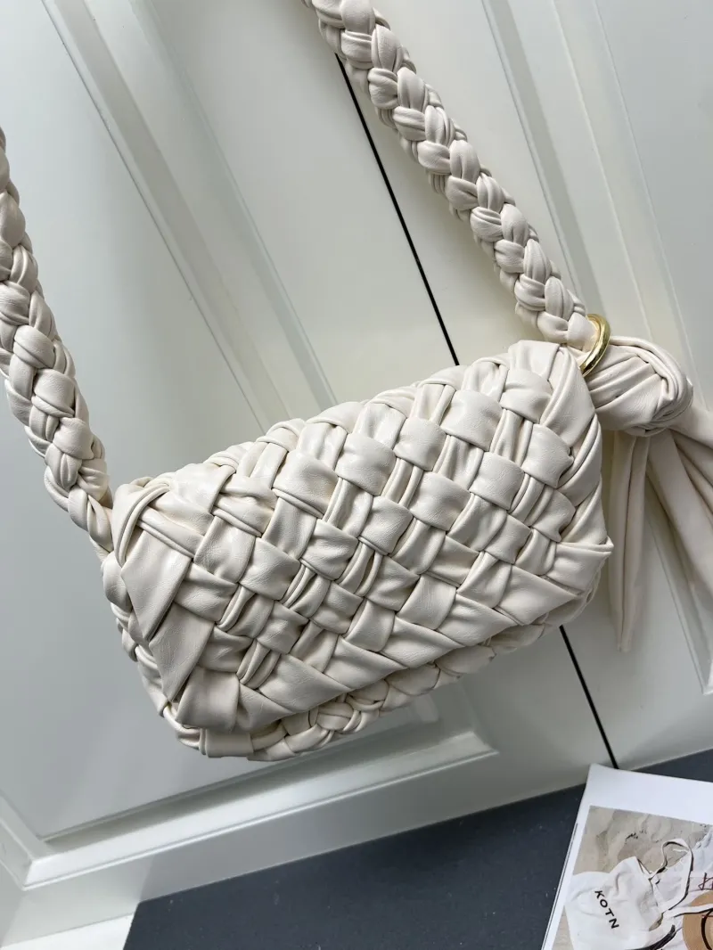 BV Cream Woven Shoulder Satchel Bag S0985 18-25-5.5cm - Image 4
