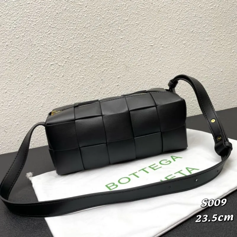 Alternative view of Bottega Veneta Black Woven Crossbody Bag S009 23.5cm