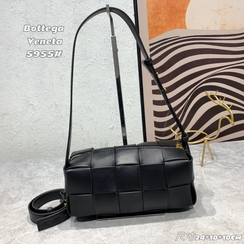 Bottega Veneta 5955 Black Leather Crossbody Bag - Image 3