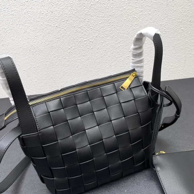 BV Small 24cm Black Woven Satchel Bag 8286 - Image 5