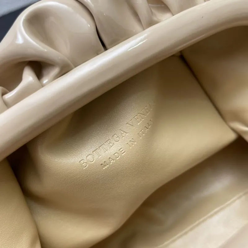 BV Beige Crossbody Satchel Bag S03044 Size 22 - Image 9
