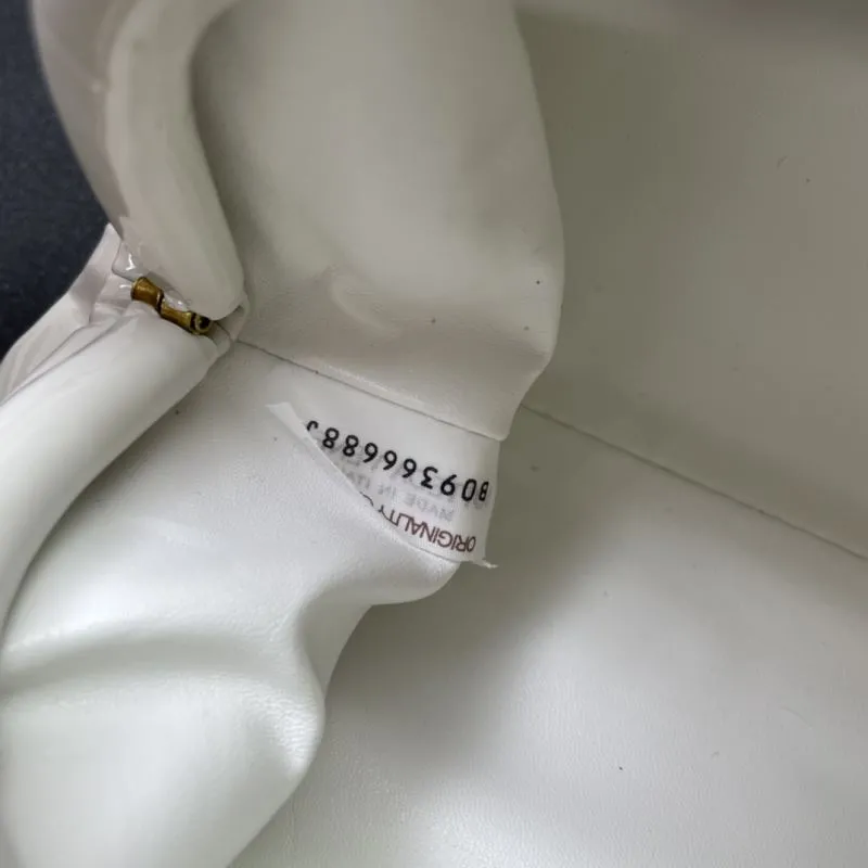 BV White Leather Satchel Bag S03044 Size 22 - Image 8
