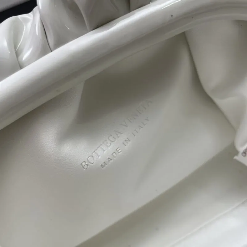 BV White Leather Satchel Bag S03044 Size 22 - Image 9